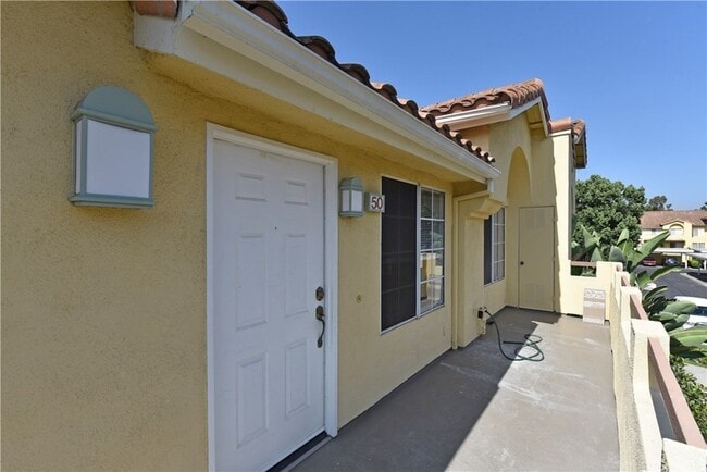 Building Photo - 50 Alicante Aisle