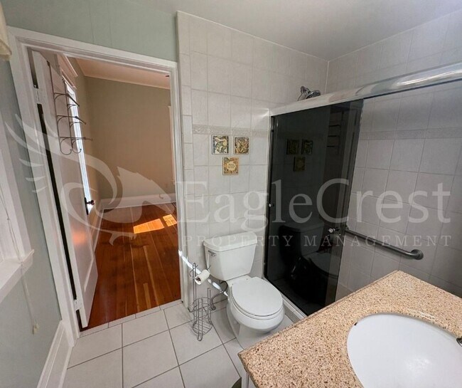 Building Photo - Three Bedroom, Two Bathroom House Near Sha...