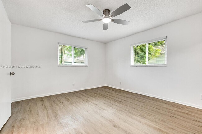 Building Photo - 1848 SW 24th Ave