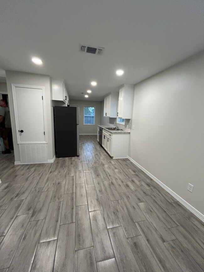 Building Photo - 2515 Kavanaugh Rd