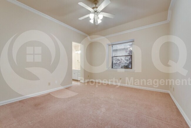 Building Photo - 5224 Longvue Dr