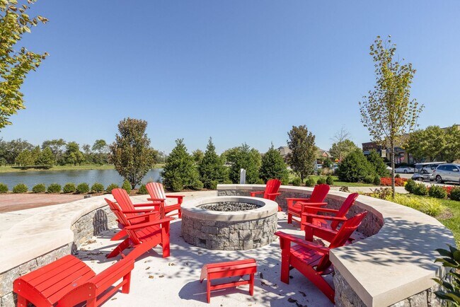 Building Photo - Stunning 4BE/3.5BA home in the very desira...