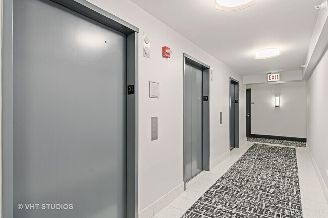 Building Photo - 2 E Erie St