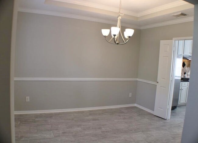 Building Photo - 2411 Rose Hollow Dr