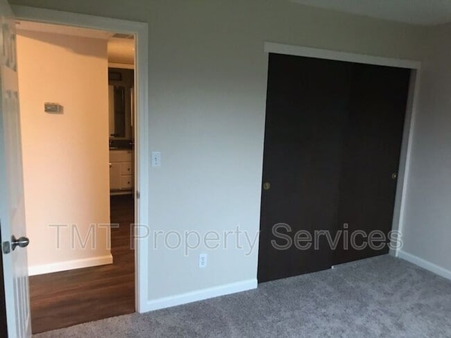 Building Photo - 6803 Trovita Way