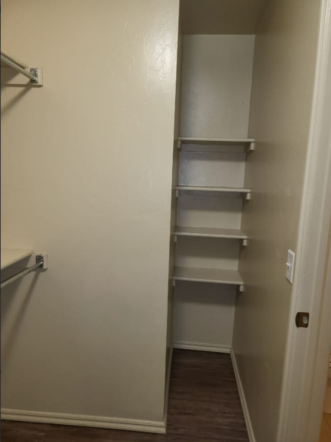 Building Photo - Welcome Home!!