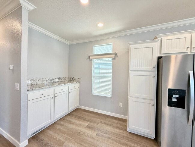 Building Photo - 80 Huntington St