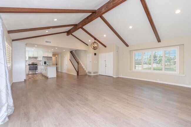 Building Photo - **Remodeled** spacious 5 bedroom home!!!