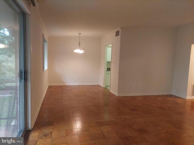 Building Photo - 10400 Rockville Pike