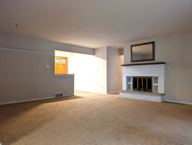 Building Photo - Nice 3 Bedroom Ranch in Appleton