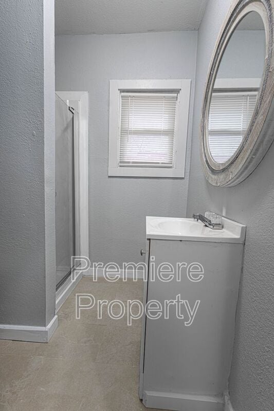 Building Photo - 1217 W 21st St