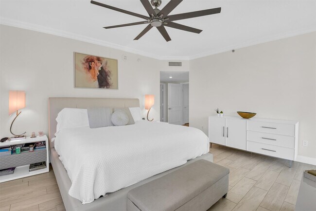 Building Photo - 3700 S Ocean Blvd