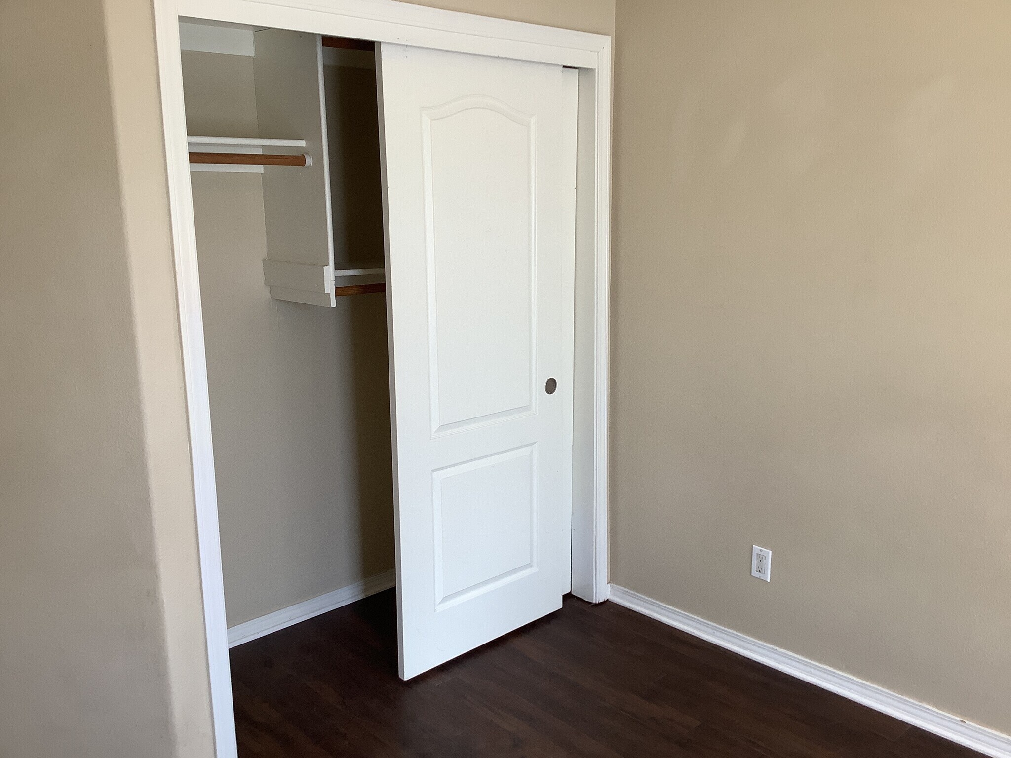 Building Photo - 7623 Banyon Ave NW