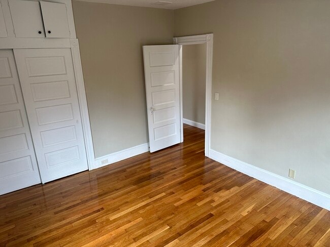 Building Photo - 284 Central St