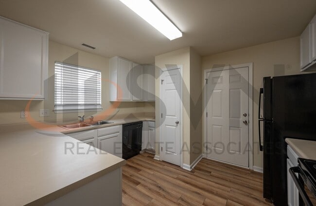 Building Photo - Spacious 4BR, 2.5BA Summer Meadow Durham Home