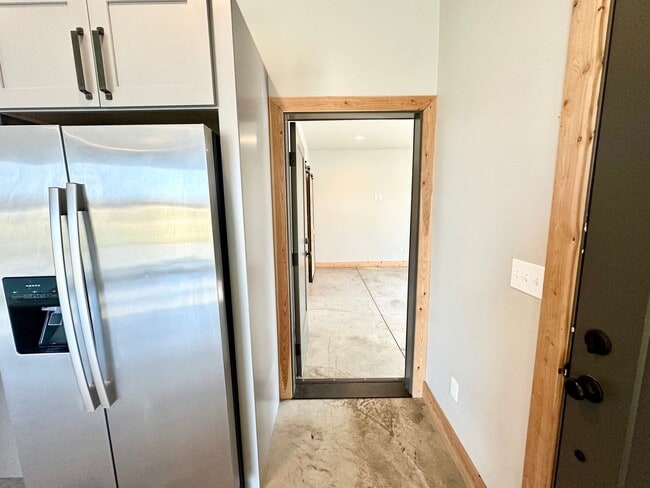 Building Photo - 121 E 26th Ave