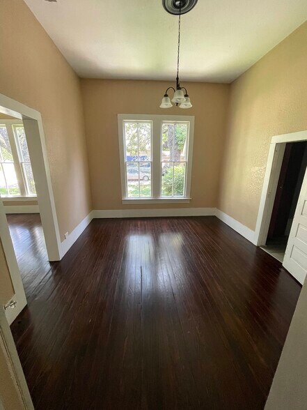 Dining Room - 704 S Anglin St