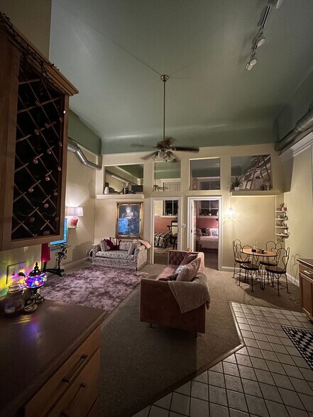 Building Photo - Redmen - Residential