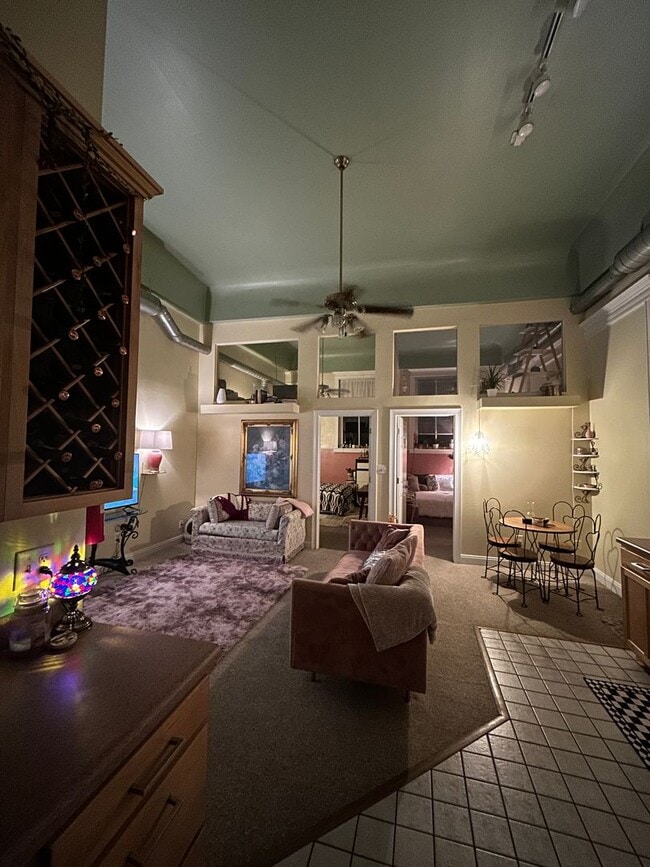 Building Photo - Redmen - Residential