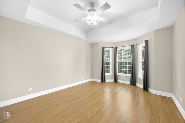 Building Photo - 940 Shandrew Dr