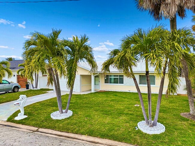 Building Photo - 455 81st Ave