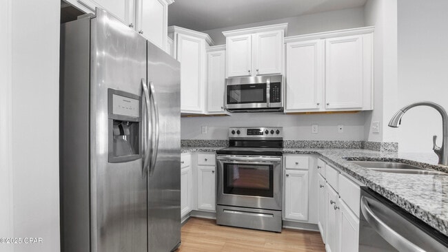 Building Photo - 7479 Shadow Lake Dr