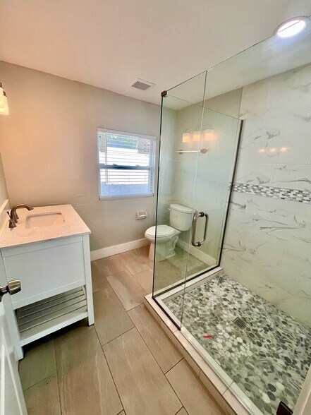 Building Photo - 506 Engman St