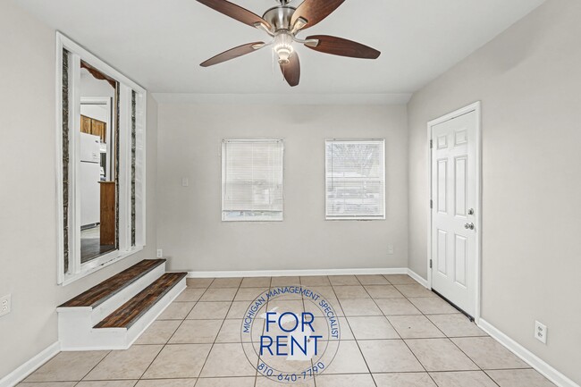 Building Photo - 1401 N Ballenger Hwy