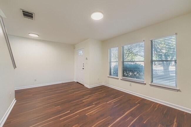 Building Photo - 8046 Thaxton Rd