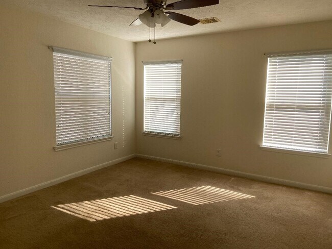 Building Photo - 16219 Peach Bluff Ln