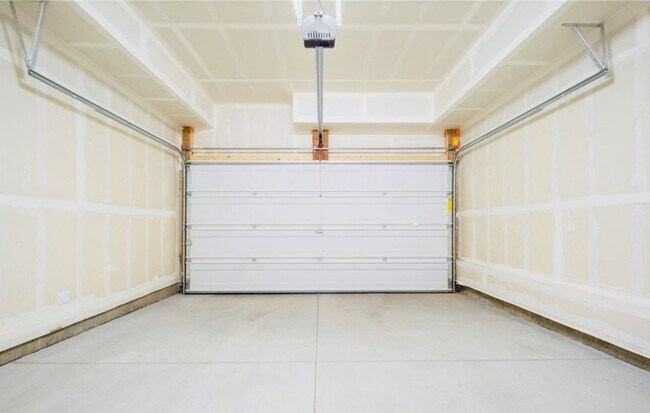 Building Photo - 3BD, 3.5BA West Wash Park Townhome with 2-Car Garage