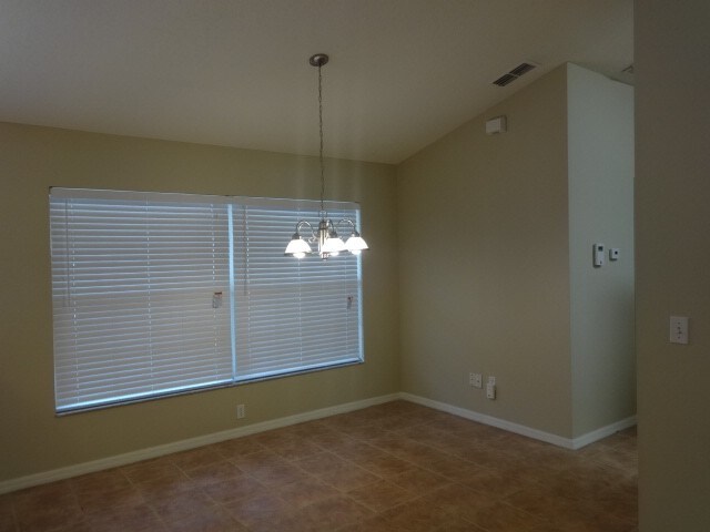 Building Photo - 808 Scenic View Cir