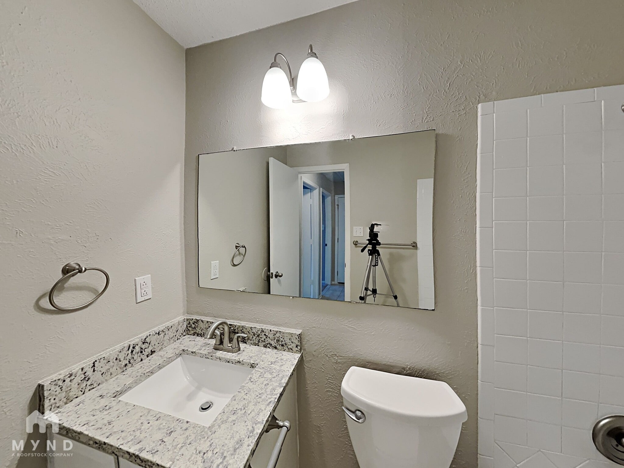 Building Photo - 7417 Shadow Bend Dr