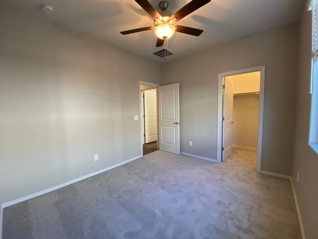 Building Photo - 1427 Amethyst Ln
