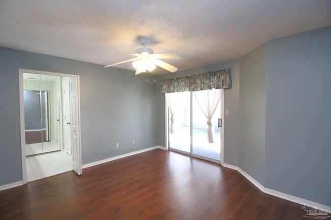 Building Photo - 8154 Treetop Ln
