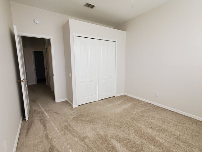 Building Photo - 4 Bedroom 2 Bath home in Hunter's Green/New Tampa