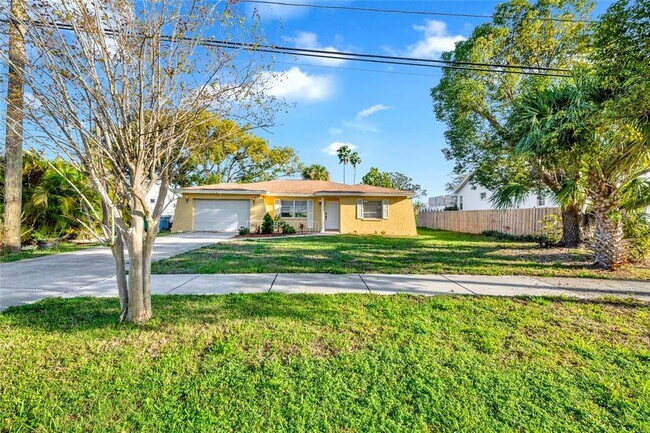 Building Photo - 124 Crystal Beach Ave