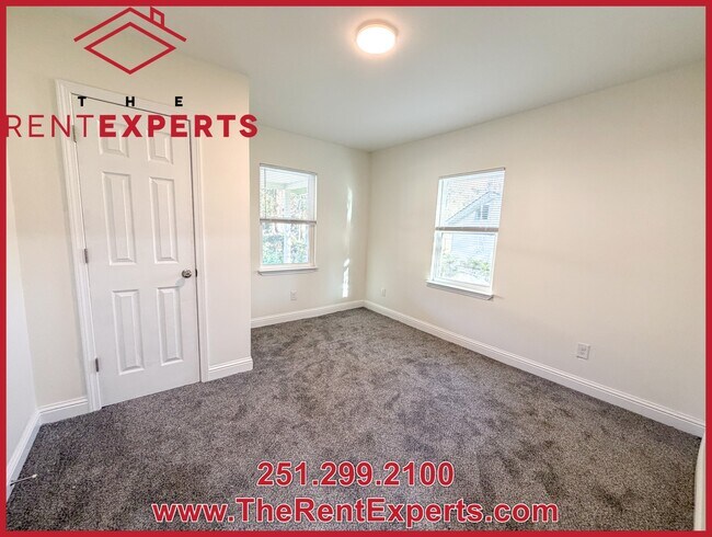 Building Photo - 1051 Lubel Ave