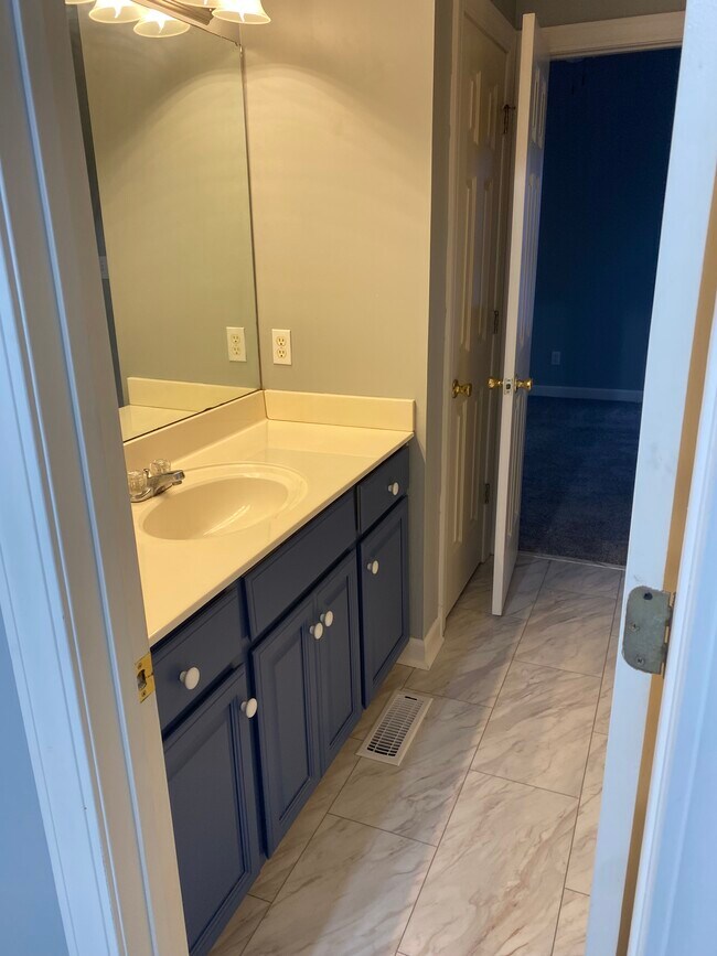 Building Photo - 35 Winchester Cv