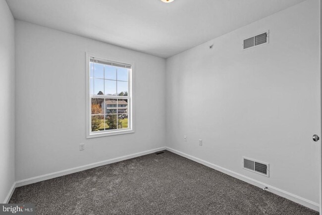 Building Photo - 22 Mustang Dr