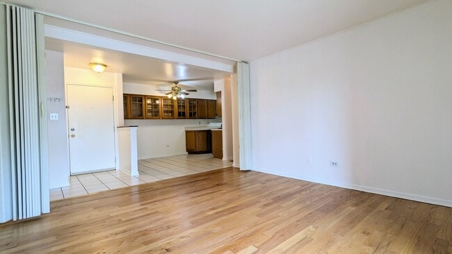 Building Photo - 1505 N Windsor Dr