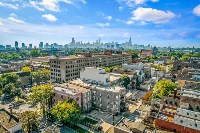 Building Photo - 1401 W Altgeld St