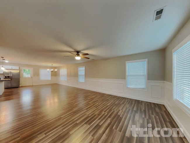 Building Photo - 19 Bloomwood Heights