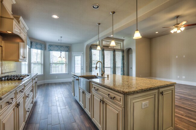 Building Photo - 19 Cohasset Pl