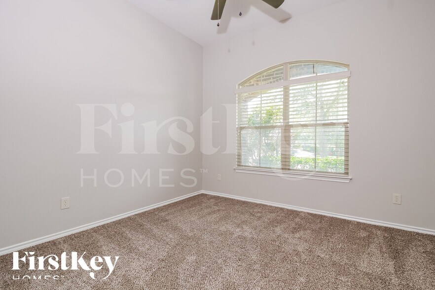 Building Photo - 1100 Nora Ln