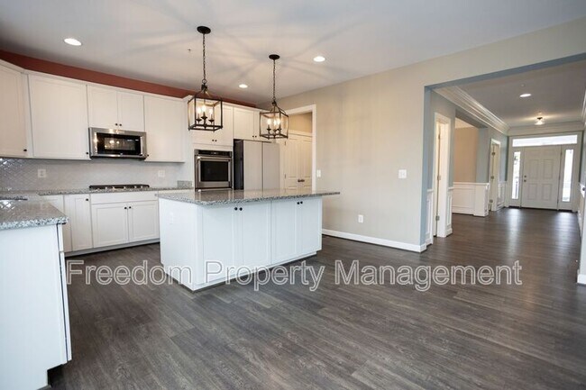 Building Photo - 2425 Morgans Point Dr