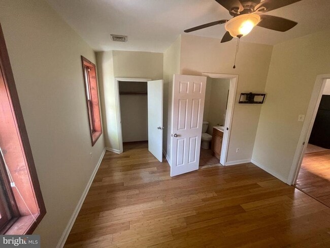 Primary Photo - 1728 W Diamond St