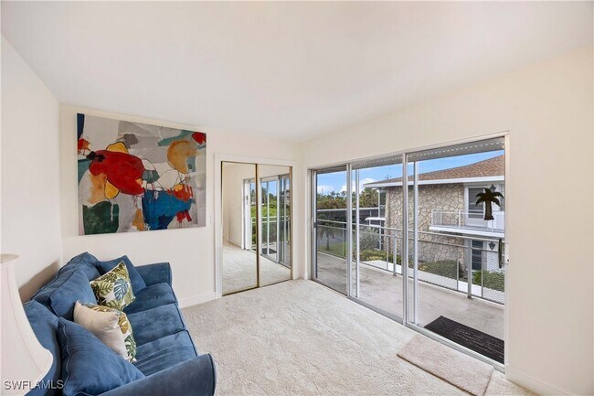 Building Photo - 330 Kon Tiki Dr