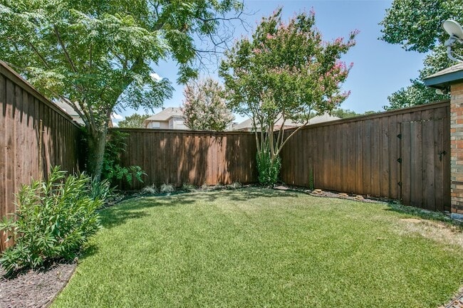 Building Photo - 804 Ashford Dr