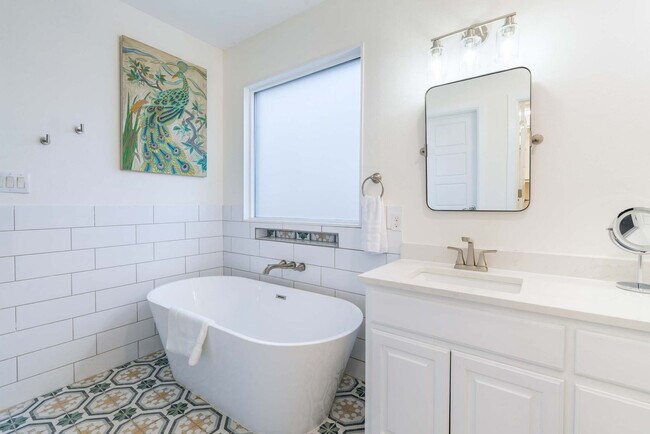 Building Photo - 13420 Trail Driver St